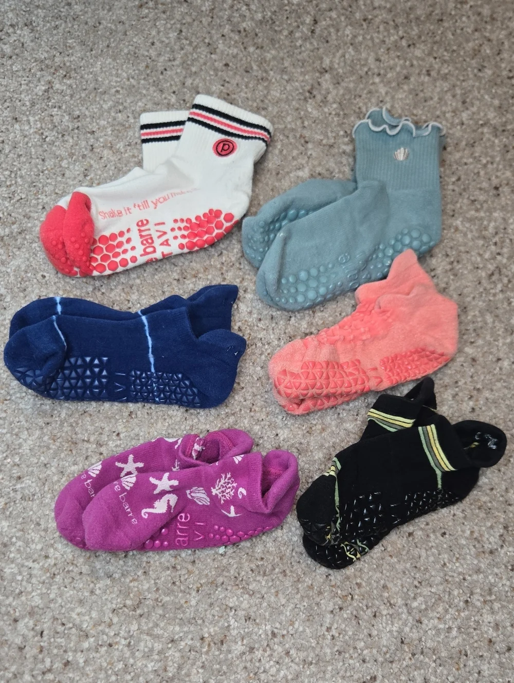 Set Of Grip Socks For Yoga, Barre, Pilates Size Small 5 To 7.5 Womens Shoe